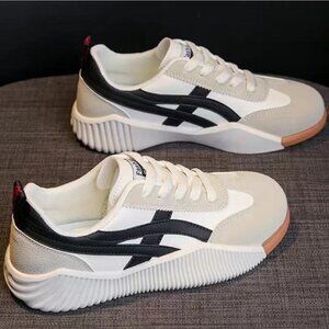 Women's Casual Fashion Sneakers  Never Worn